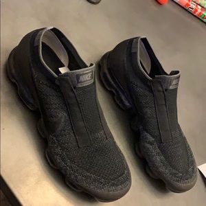 Vapormax Laceless Triple Black